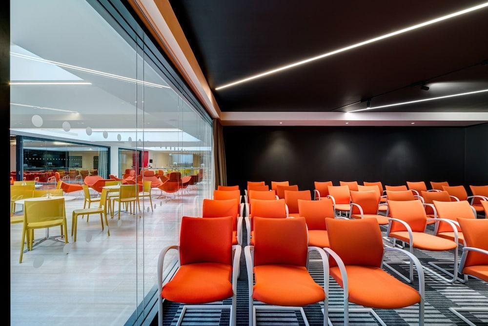 Apex City Of Bath Hotel Ngoại thất bức ảnh